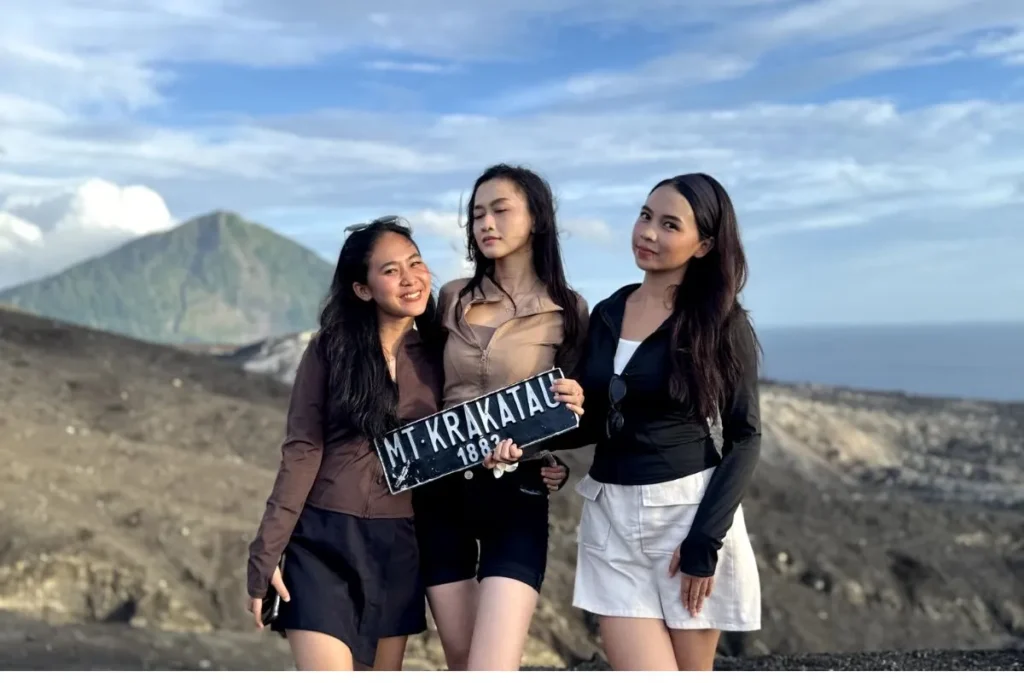 Open Trip Pulau Sebesi & Trekking Gunung Krakatau Murah