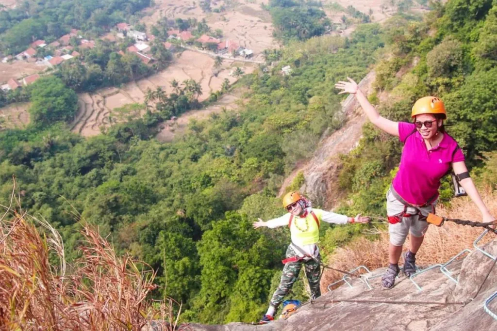One Day Trip Panjat Tebing Via Ferrrata Gunung Parang 750 Mdpl Murah